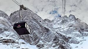 Echa un vistazo a los 354 vídeos y fotos de mayrhofner bergbahnen que han tomado los miembros de de la opinión : Seilbahn Zur Zugspitze Gipfelsturm In Der Glasgondel Panorama Stuttgarter Zeitung
