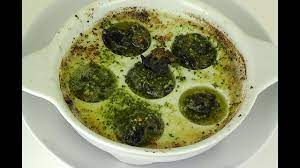 Remove the snails from the shells if you're using fresh snails. Snails Snails In A Garlic Parsley Butter Baked Snails In Garlic Butter Escargots Bourguignone Youtube