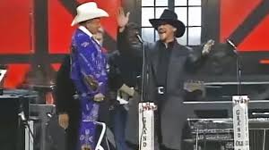 Слушайте музыку этого артиста (little jimmy dickens) в apple music. Little Jimmy Dickens Interrupts Trace S Performance To Ask Him A Life Changing Question Classic Country Music
