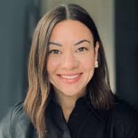 Gillian Roy's Instagram, Twitter & Facebook