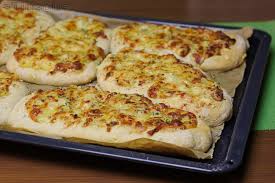 Das Perfekte Schwabische Dinnete Rezept Mit Bild Und Einfacher Schritt Fur Schritt Anleitung Mehl In Eine Knets Rezepte Lebensmittel Essen Schwabische Rezepte