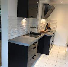 Erfahren sie in unserem ratgeber, warum es sich lohnt eine arbeitsplatte selber herzustellen, und was sie dabei beachten. Arbeitsplatten Aus Beton Diy Anleitung Mit Betonrezept Bigmeatlove