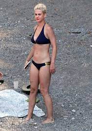 Katy Perry Body Shape - In a Bikini