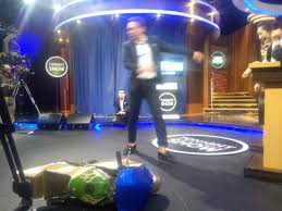 Nggak perlu papan ular tangga, papan catur, atau peranti lain. Tonight Show Net On Twitter Ga Terima Dengan Jawaban Dari Soal Tebak Gambar Seorang Peserta Menghancurkan Motor Di Lokasi