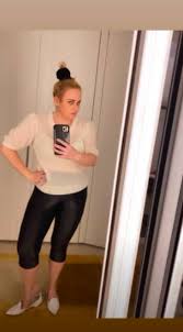 Rebel wilson, 40, is making sure everyone gets their daily dose of sunshine. Rebel Wilson Shares Stunning Dressing Gown Selfie After Hitting Weight Loss Goal Hello