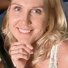 Yvonne Louden's Instagram, Twitter & Facebook