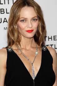 Jun 28, 2021 · vanessa paradis sublime dans une robe à fleurs au violet tendance. Vanessa Paradis Joe Le Taxi Lyrics English Translation