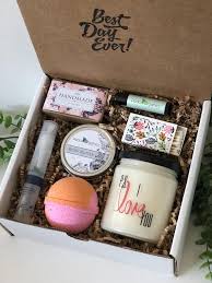 Birthday Gift Box Ideas For Girlfriend Valentine S Day Spa Box Girlfriend Care Package All Natural Soy Candle Gift For Fiance I Lo Funny Birthday Gifts Girlfriend Gifts Friend Birthday Gifts