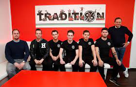 In its long history, rich in tradition, the greatest successes have always come when the special bond between club and city, and between the club. Hannover 96 Vier Spieler Und Ein Coach Hannover 96 Prasentiert Esports Team