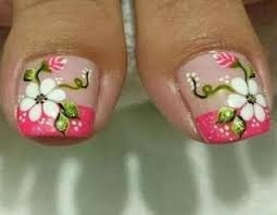 Diseños para pedicure en esmalte azul y plata. Pedicura Con 8 Disenos De Flores Para Hacerlo En Casa Manoslindas Com Arte De Unas De Pies Disenos De Unas Pies Unas Masglo