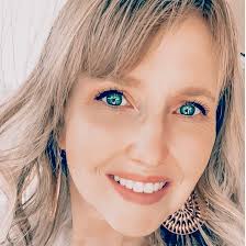 Fashion Influencers Over 40