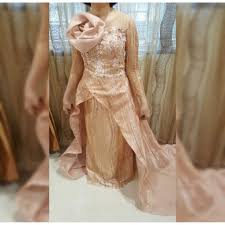 Warna pastel yang dreamy seperti rose gold salah satunya, juga cocok untuk anda yang memiliki tipe kulit sawo matang. Baju Pesta Long Gown Cantik Warna Rose Gold Shopee Indonesia