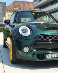 Yellow And Green A Regal Colour Combination That Looks Just Right On This Mini Thanks For This Pic En 2020 Mini Cabrio Modelisme Mini