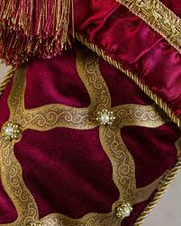 Eine helle tischdecke, zum beispiel in zartem beige oder dezentem grau, lockert die herbstdeko auf. Bordeaux Farbe Und Ihre Wirkung Im Bezug Auf Raumgestaltung