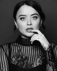 Jordan Hinson's Instagram, Twitter & Facebook