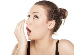 Kemudian bisa juga mengkonsumsi permen karet atau permen yang memiliki aroma wangi yang mengandung mint. 10 Cara Menghilangkan Bau Mulut Dengan Cepat