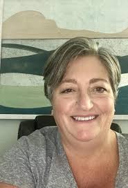 Ready to grow out your pixie cut? Stylists explain how to get through the  awkward grow-out phase. Read their helpful styling tips inside.