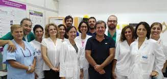 La colite ulcerosa è una malattia infiammatoria cronica che colpisce l'intestino crasso, interessando dapprima il retto, per poi eventualmente estendersi a tutto il colon. Malattia Di Crohn E Colite Ulcerosa In Sicilia Una Rete Per Diagnosi E Terapie Coordinate Insalutenews It