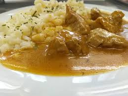 Potom mäso naklepeme, ochutíme korením, soľou, nastrúhanou citrónovou a pomarančovou kôrou, nastrúhaným cesnakom a. Bravcove Maso Plovdivske Mnamky Recepty Sk