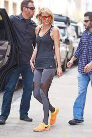 I get really restless when i haven't worked for a day and a half. Taylor Swift In Denim Crop Top And Shorts Fashion And Beauty Pictures Of Taylor Swift