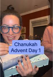 Unboxing Sugarfina's 8 Nights of Delight Advent Calendar