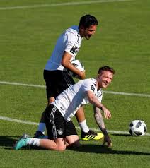 Cầu thủ dortmund giải thích: Ä'á»©c Ká»³ Vá»ng Vao Reus Bao NgÆ°á»i Lao Ä'á»™ng