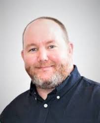 Guest speaker pastor and wife leading worship