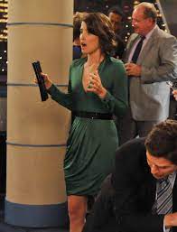 The season was directed by pamela fryman and produced by bays & thomas productions and 20th century fox television. Robin S Green Longsleeve Dress On How I Met Your Mother Mothers Fashion Robin Scherbatsky How I Met Your Mother