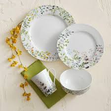 10 best dinner sets of april 2021. The 8 Best Dinnerware Sets Of 2021