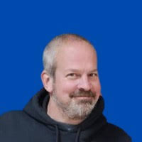 Kelly Oberg's Instagram, Twitter & Facebook