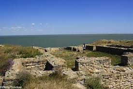 De acolo apare partea interesantă, mai sunt 8 kilometri până la jurilovca. Jurilovca Multicultural Heritage And Ancient History