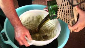 Ricetta liquore nocino fatto in casa. Il Nocino Di Nonno Minguccio Youtube