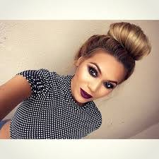 Leslie Hoffmann's Instagram, Twitter & Facebook