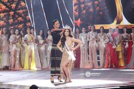 Khánh vân có sự chuẩn bị rất kỹ về trang phục, vẻ bề ngoài. Nguyen Tran Khanh Van Is Miss Universe Vietnam 2019 Hellovpop