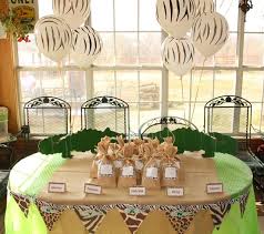 I Like The Burlap Table Runner Over The Green Table Cloth With The Animal Print Pennet Banner Burlap Table Runners Green Table Baby Shower Table Cloths
