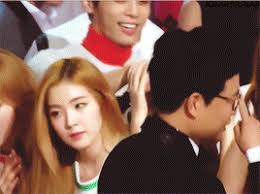 Red velvet's yeri posted on her instagram to share a message for the friends she has lost. Jonghyunar Jonghyun Playing With Yeri S Pigtails