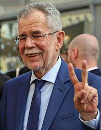 Alexander van der bellen (german pronunciation: Wiener Akh Bundesprasident Alexander Van Der Bellen Bei Sturz Verletzt