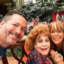 Pinal reached popularity during the golden age of mexican cinema. De Las Agresiones A Silvia Pinal Al Abuso Contra Frida Sofia El Historial De Acusaciones Contra Enrique Guzman Infobae