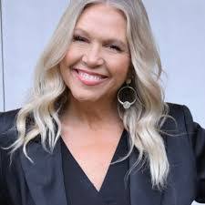 Lisa Dunne's Instagram, Twitter & Facebook