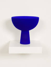 Craig Nelson A Solid Start In Oil Painting Still Life Pin By Dooley Noted On Home Is Where The Cool Stuff Is In 2020 Yves Klein Yves Klein Blue Blue Pigment