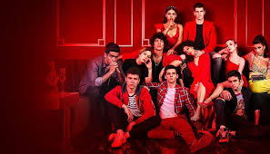 À la fin de la saison 3, samuel, ander, guzman, rebeca et omar étaient de retour au lycée après un redoublement tandis que cayetana s'occupait du ménage dans les couloirs. Elite Une Saison 4 Est Elle Prevue Pour La Serie Netflix