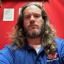 Larry Schoonover's Instagram, Twitter & Facebook