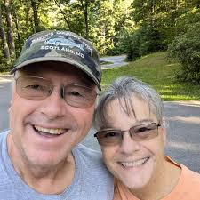 How to determine the year of an Airstream Safari trailer?