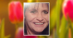 Lynn Lamb's Instagram, Twitter & Facebook