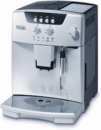 Kaffevollautomat delonghi perfecta cappuccino esam 5500. De Longhi Magnifica Esam 04 110 S Kaffeevollautomat Direktwahltasten Und Drehregler Milchaufschaumduse Kegelmahlwerk 13 Stufen Herausnehmbare Bruhgruppe 2 Tassen Funktion Silber Amazon De