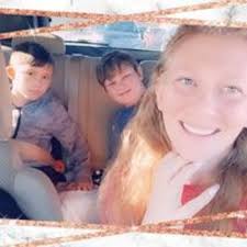 Amanda Capell's Instagram, Twitter & Facebook