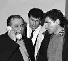 Petre roman was prime minister of romania from 1989 to 1991, when his government was overthrown by the intervention of the miners led by miron cozma. Erdely Ma Petre Roman Hatarozottan Elutasitom A Legfobb Ugyesz Felveteset En Egy Senki Voltam Akkoriban