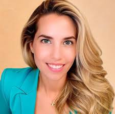 Aida Duenas's Instagram, Twitter & Facebook