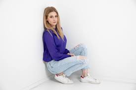 Laura Laune, lhumoriste belge piquante, sort un album - La DHLes Sports+