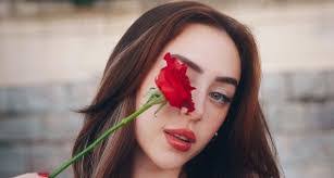 Nicole Frio's Instagram, Twitter & Facebook